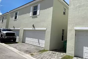 9465 SW 171st Ct, Miami, FL 33196 - Photo 4