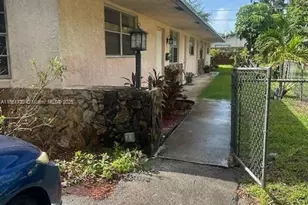 31 SW 8th Ct, Hallandale Beach, FL 33009 - Photo 2