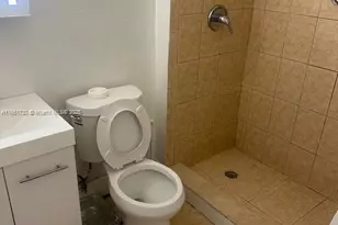 31 SW 8th Ct, Hallandale Beach, FL 33009 - Photo 10