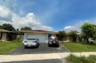 8203 NW 73rd Terrace, Tamarac, FL 33321 - Photo 2