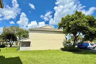 70 Whitehead Cir, Weston, FL 33326 - Photo 6