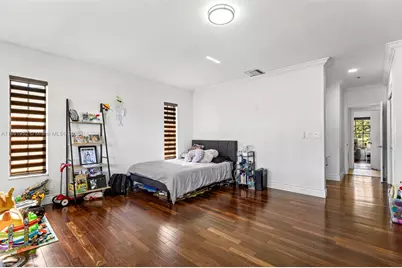 19265 E Saint Andrews Dr, Hialeah, FL 33015 - Photo 22