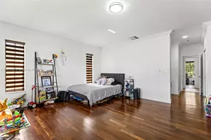 19265 E St Andrews Dr, Hialeah, FL 33015 - Photo 22