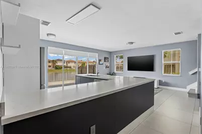 7521 NW 113th Path, Doral, FL 33178 - Photo 8