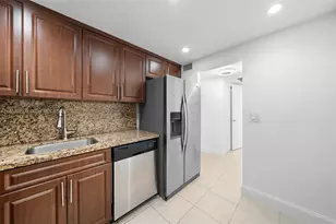 401 Golden Isles Dr, Hallandale Beach, FL 3010 - Photo 4