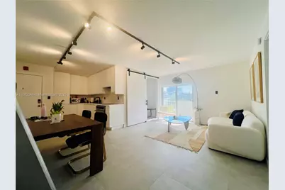 240 Collins Ave #4A, Miami Beach, FL 33139 - Photo 8