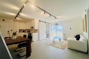 240 Collins Ave, Miami Beach, FL 33139 - Photo 8