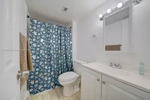 498 NW 165th St Rd, Miami, FL 33169 - Photo 4