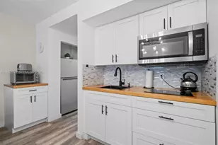 400 Kings Point Dr, Sunny Isles Beach, FL 33160 - Photo 16
