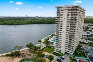 300 Bayview Dr, Sunny Isles Beach, FL 33160 - Photo 40