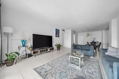 300 Bayview Dr #807, Sunny Isles Beach, FL 33160 - Photo 12