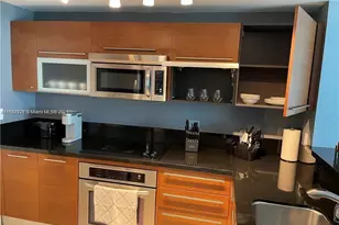 253 NE 2nd St, Miami, FL 33132 - Photo 2