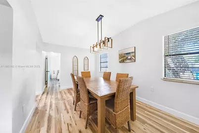 12075 NE 10th Ave, Biscayne Park, FL 33161 - Photo 10