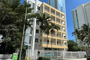 471 NE 25th St, Miami, FL 33137 - Photo 1