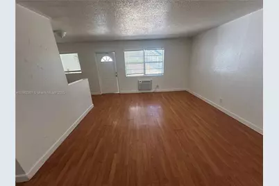 300 SW 4th Ct #3, Fort Lauderdale, FL 33315 - Photo 4
