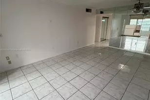 8135 Sunrise Lakes Blvd, Sunrise, FL 33322 - Photo 18