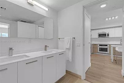 1300 Brickell Bay Dr #903, Miami, FL 33131 - Photo 20