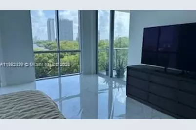 17111 Biscayne Blvd #402, North Miami Beach, FL 33160 - Photo 16