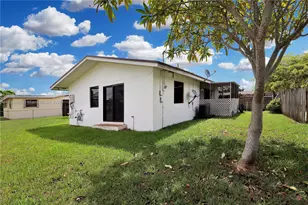 15840 SW 105th Ct, Miami, FL 33157 - Photo 2