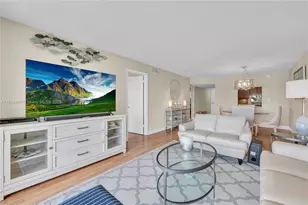 9320 S Hollybrook Lake Dr, Pembroke Pines, FL 33025 - Photo 10