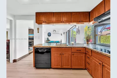 20350 Highland Lakes Blvd, Miami, FL 33179 - Photo 12