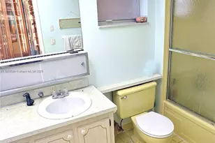 319 NE 14th Ave, Hallandale Beach, FL 33009 - Photo 12