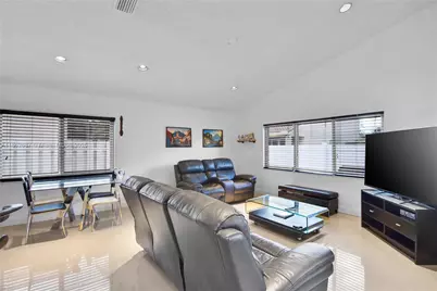 211 Cameron Ct, Weston, FL 33326 - Photo 12