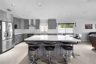 211 Cameron Ct, Weston, FL 33326 - Photo 4