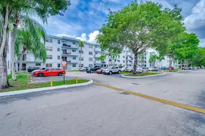 1221 SW 122nd Ave #215, Miami, FL 33184 - Photo 2