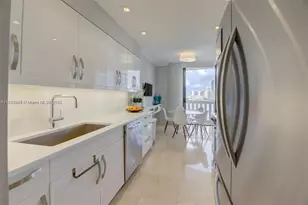 3000 E Island Blvd, Aventura, FL 33160 - Photo 10