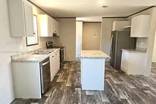 881 Woodland Blvd, Clewiston, FL 33440 - Photo 16