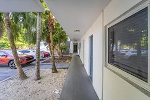 13201 Memorial Hwy, North Miami, FL 33161 - Photo 10
