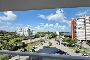 1351 NE Miami Gardens Dr, Miami, FL 33179 - Photo 16