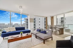 18671 Collins Ave, Sunny Isles Beach, FL 33160 - Photo 2