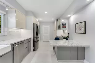 1410 Cleveland Rd, Miami Beach, FL 33141 - Photo 4