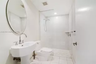 2950 NE 188th St, Aventura, FL 33180 - Photo 12