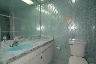 605 Oaks Dr, Pompano Beach, FL 33069 - Photo 16