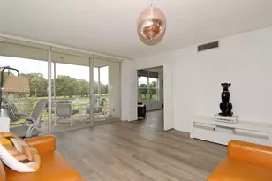 605 Oaks Dr, Pompano Beach, FL 33069 - Photo 8