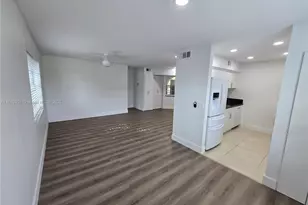 8886 SW 3rd St, Pembroke Pines, FL 33025 - Photo 14