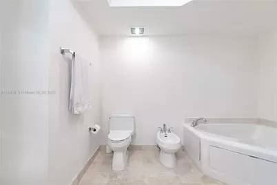 17555 Atlantic Blvd #508, Sunny Isles Beach, FL 33160 - Photo 18