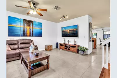 8926 W 35th Ct, Hialeah, FL 33018 - Photo 4