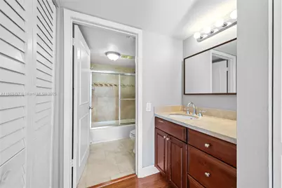 540 Brickell Key Dr #815, Miami, FL 33131 - Photo 14
