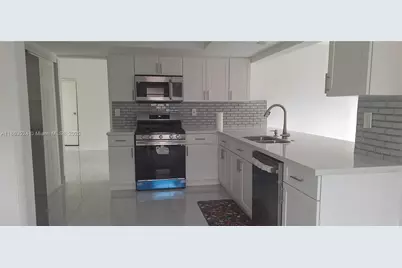 8436 Southampton Dr, Miramar, FL 33025 - Photo 14