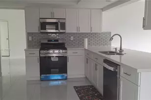 8436 Southampton Dr, Miramar, FL 33025 - Photo 14