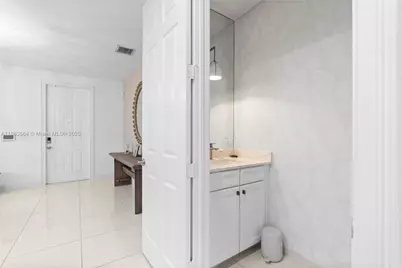 9974 NW 86th Ter, Doral, FL 33178 - Photo 8