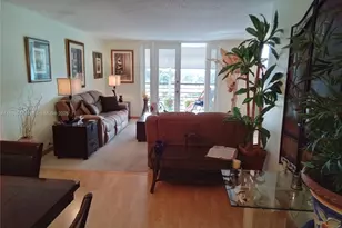 1000 St Charles Pl, Pembroke Pines, FL 33026 - Photo 24