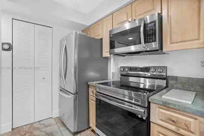 15549 N Miami Lakeway N #306, Miami Lakes, FL 33014 - Photo 4