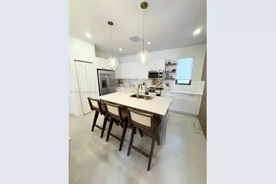 4867 NW 84th Ave, Doral, FL 33166 - Photo 4