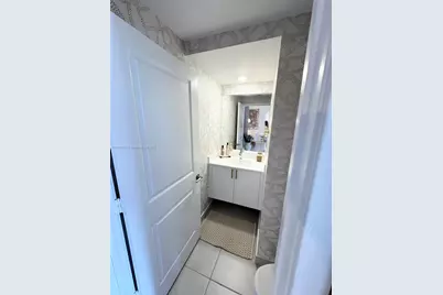 4867 NW 84th Ave, Doral, FL 33166 - Photo 8