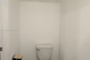 947 NE 211th St, Miami, FL 33179 - Photo 14